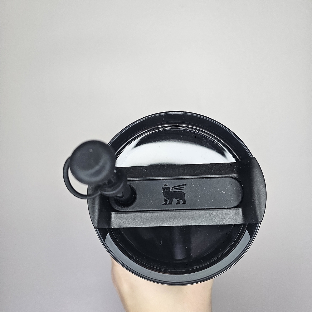 Stanley Black The Flowstate Quencher H2.0 Tumbler 20 oz with Straw Cover - Picture 5 of 9